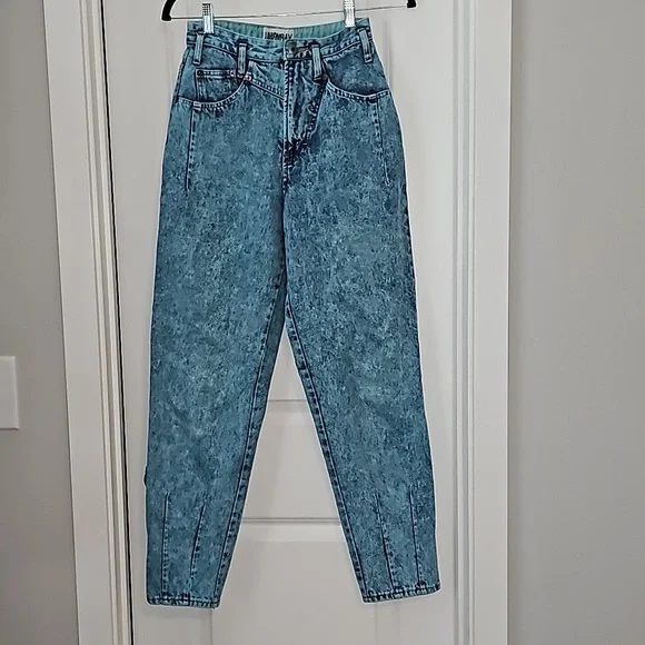 Vintage 80s Unionbay Chic Blue Acid Wash Jeans w/yoke& tapered leg Size 7x 29 - Picture 1 of 13